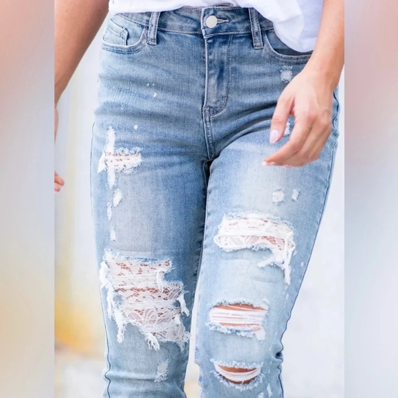 Judy Blue Lace Patch Distressed Light Wash Mid‎ Rise Skinny Jeans - Picture 3 of 13